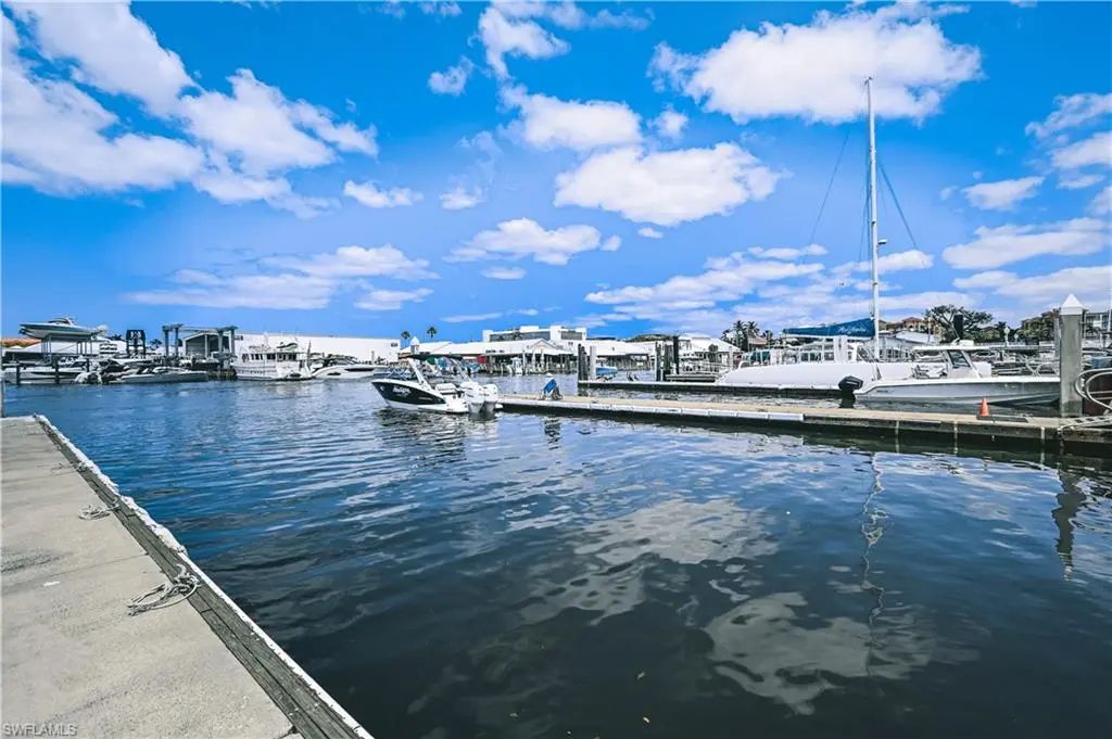 750 River Point  B2-13 Dr, NAPLES, FL, 34102