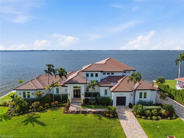 Photo of 12798 Dennis Dr, FORT MYERS FL
