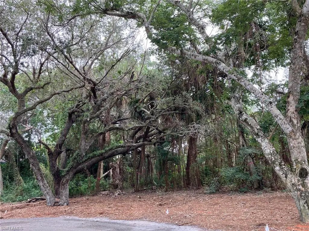 379 Morning Glory Ln, Marco Island