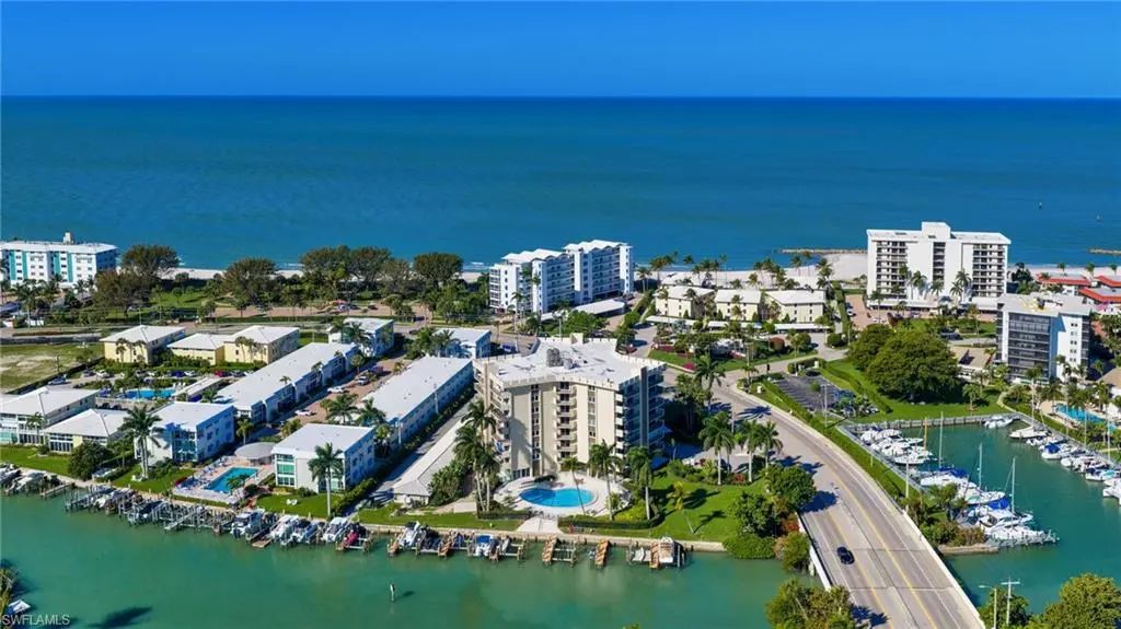 2150 Gulf Shore Blvd N 609, Naples