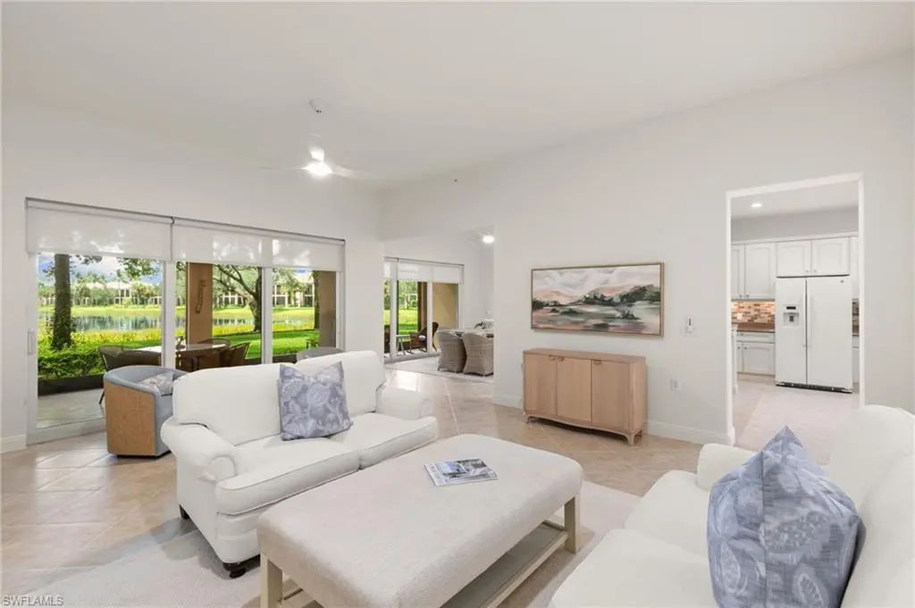 3053 Aviamar Cir 8-102, Naples