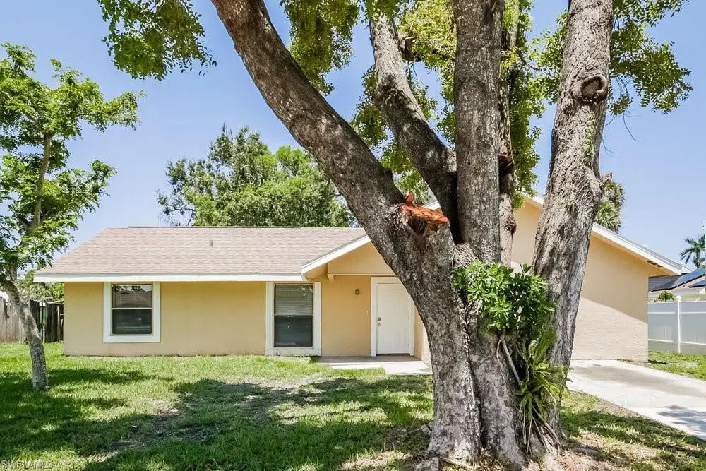 800 Jarmilla Ln, Fort Myers