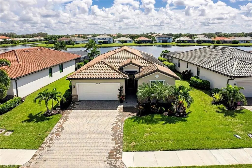11921 Arbor Trace Dr, Fort Myers