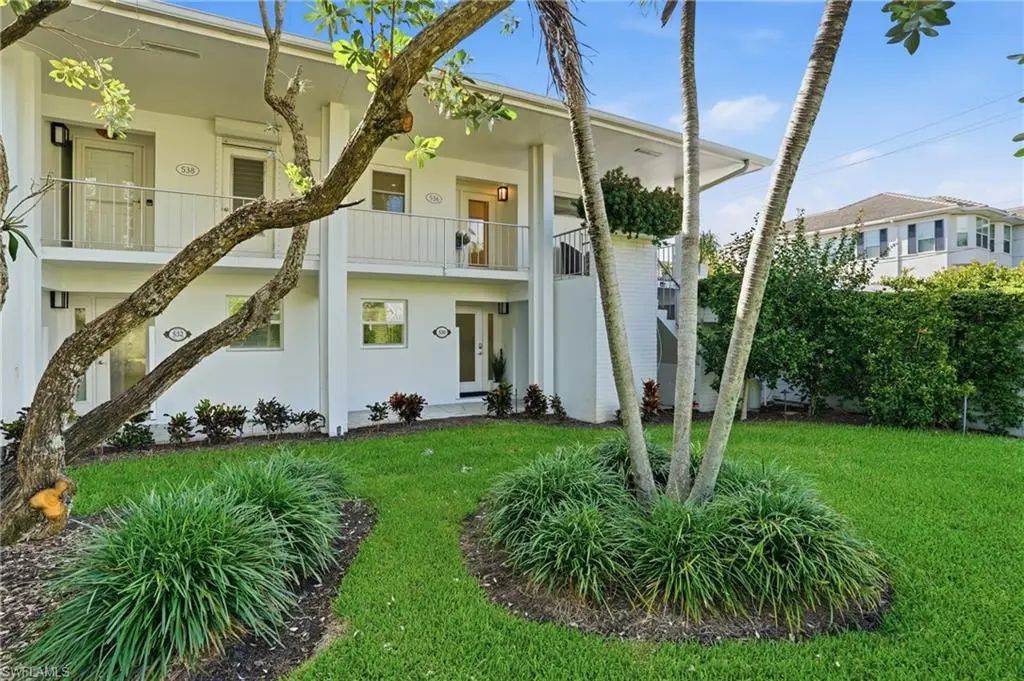 536 2nd St S 536, Naples