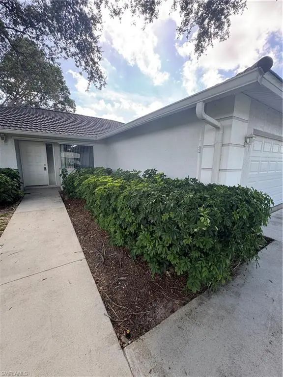 4235 Molokai Dr 6, Naples