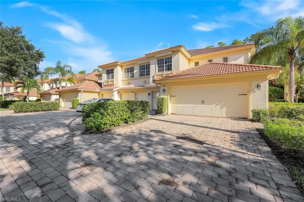 26413 Lucky Stone Rd 202, Bonita Springs