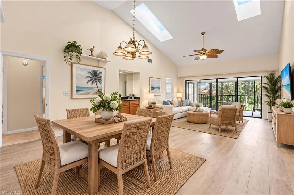 15400 Cedarwood Ln 202, Naples