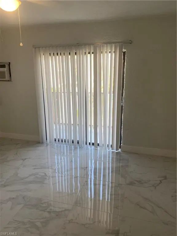 830 Wiggins Pass Rd 10, Naples