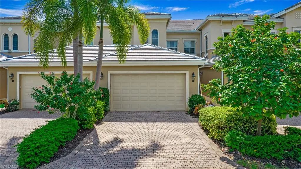 3093 Aviamar Cir 7-203, Naples