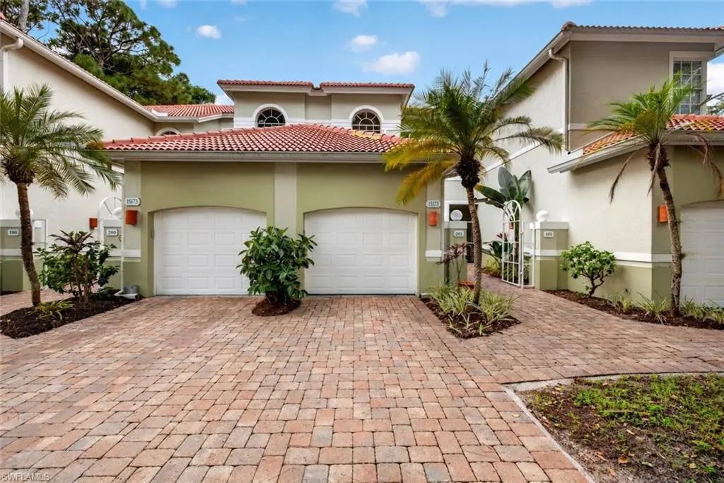 15173 Storrington Pl E-201, Naples