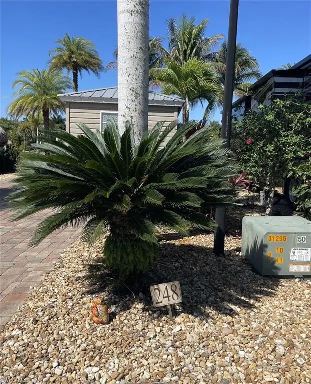 5230 Pineland Daisy Trl, Fort Myers