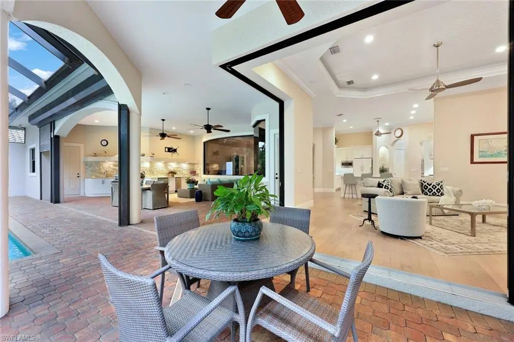 1725 Supreme Ct, Naples