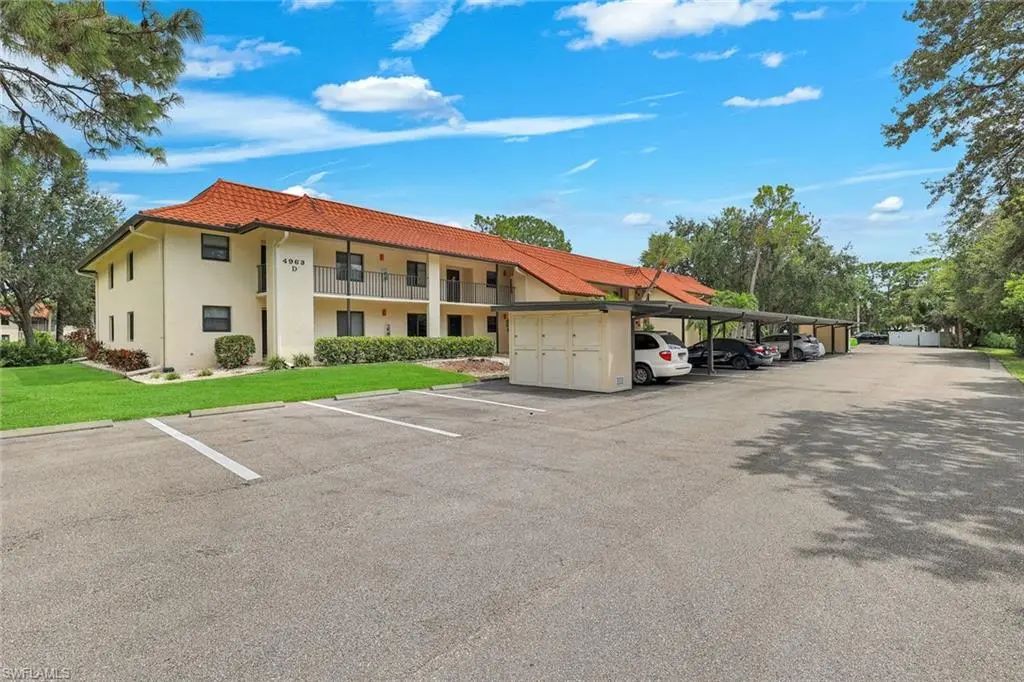 4963 Pepper Cir D-102, Naples