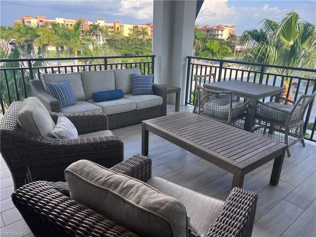 1135 3rd Ave S 411, Naples