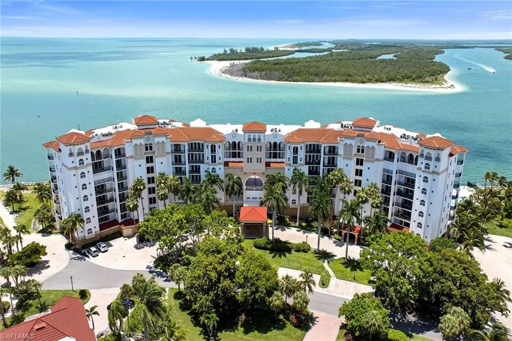 700 La Peninsula Blvd 603, Naples