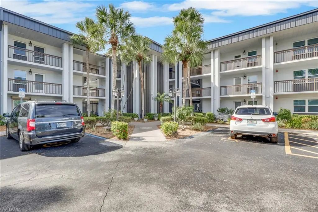 1740 Pine Valley Dr 213, Fort Myers
