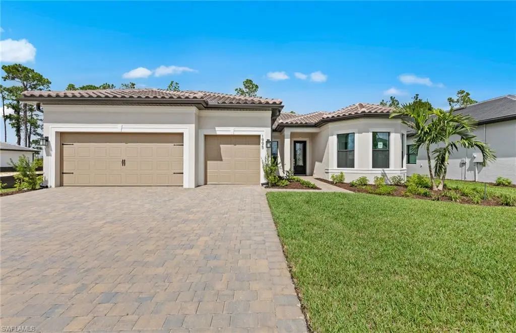 1995 Don Benito Way, Naples