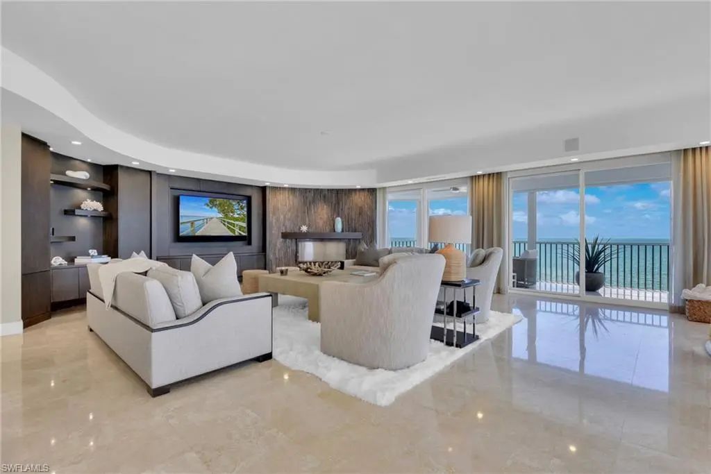 9811 Gulf Shore Dr Ph 2, Naples