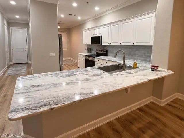 4864 Hampshire Ct 104, Naples
