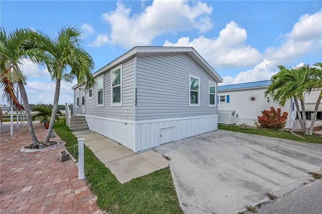 17142/17145 Casselberry Ln, Fort Myers