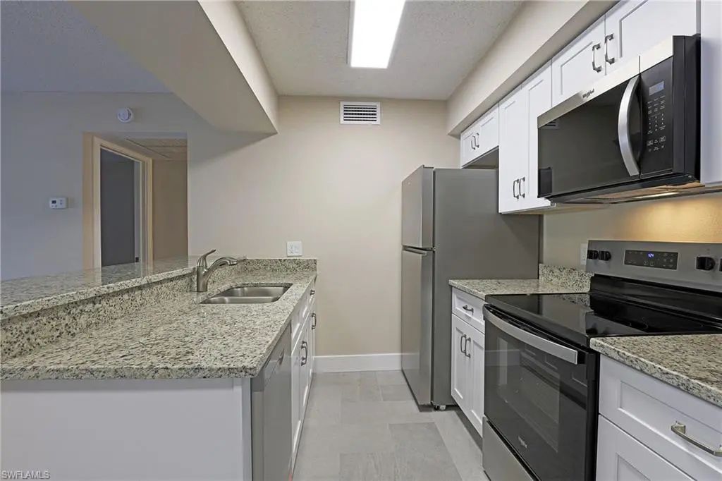 5331 Summerlin Rd 3102, Fort Myers