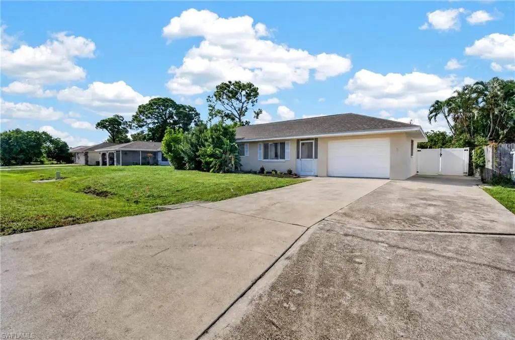 9197 Pomelo Rd E, Fort Myers