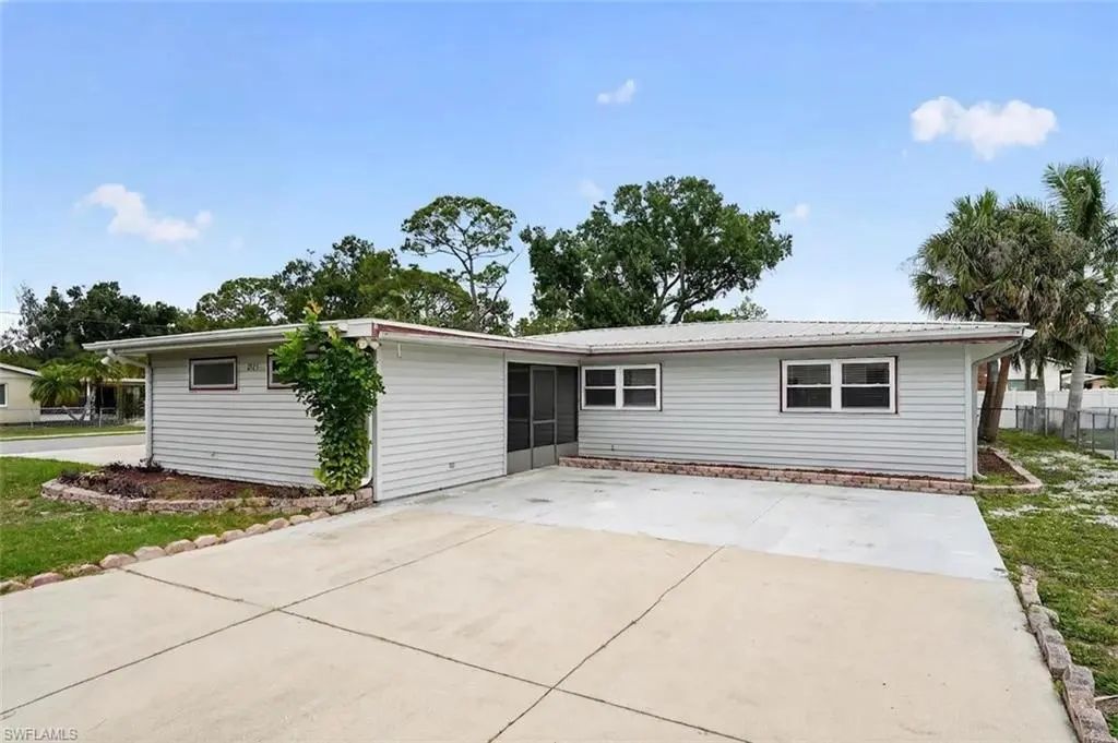 2505 Wood St, Sarasota