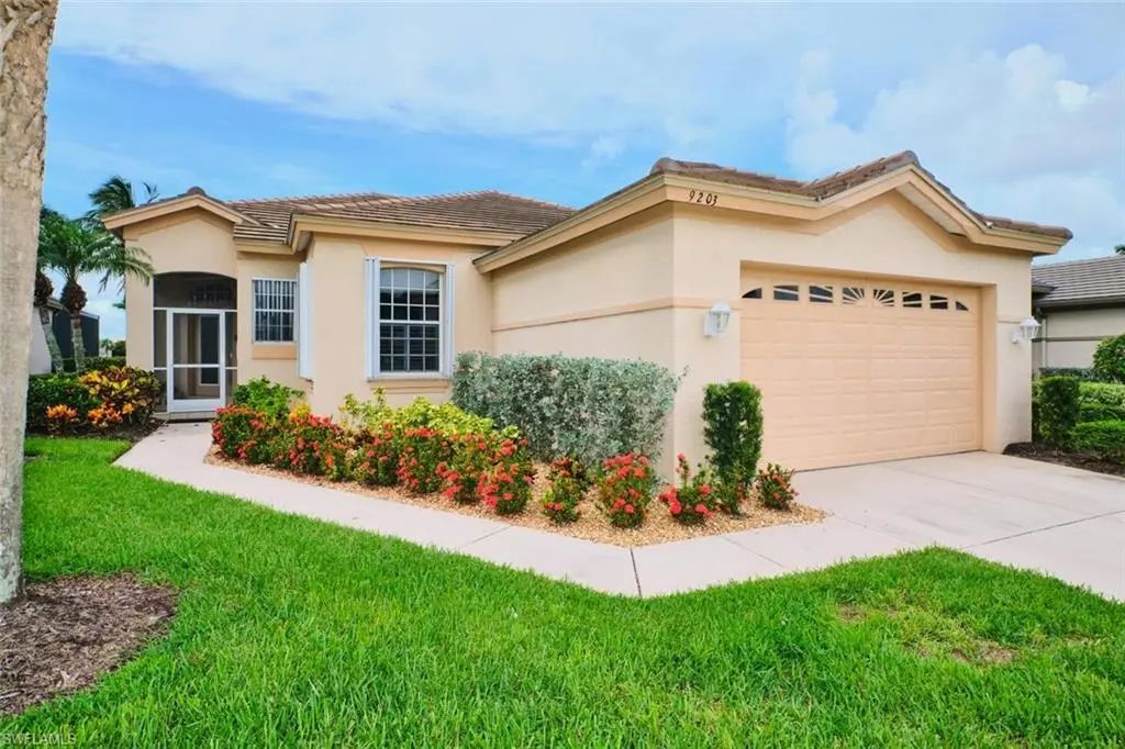9203 Willowcrest Ct, Fort Myers