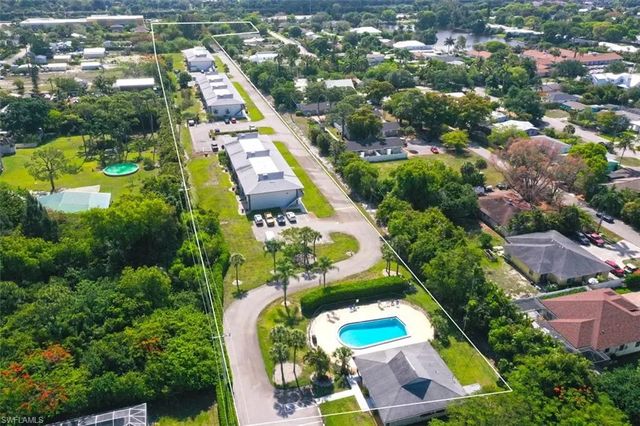Photo of 1095 Rosemary Ct, NAPLES FL