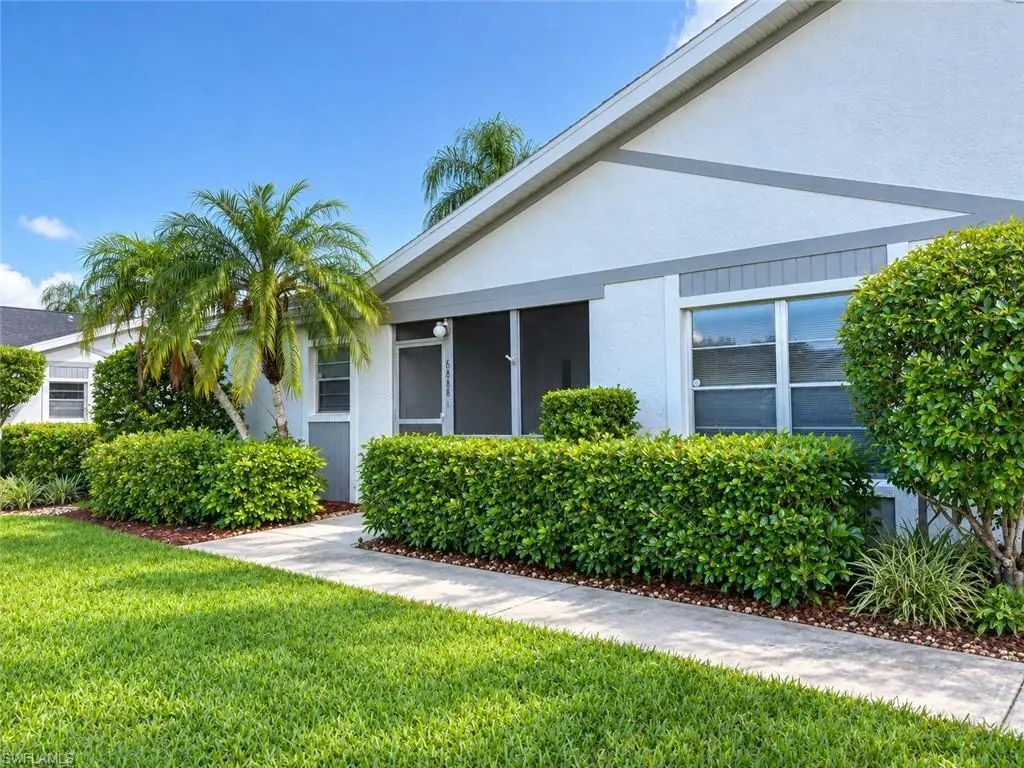 6888 Bogey Dr, Fort Myers