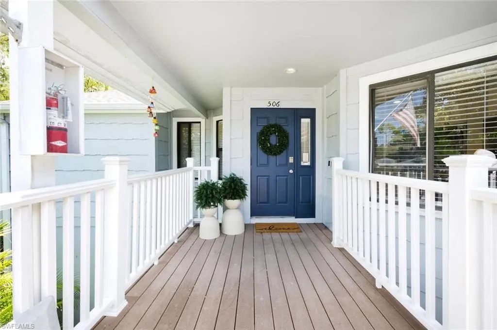 506 Courtside Dr E201, Naples