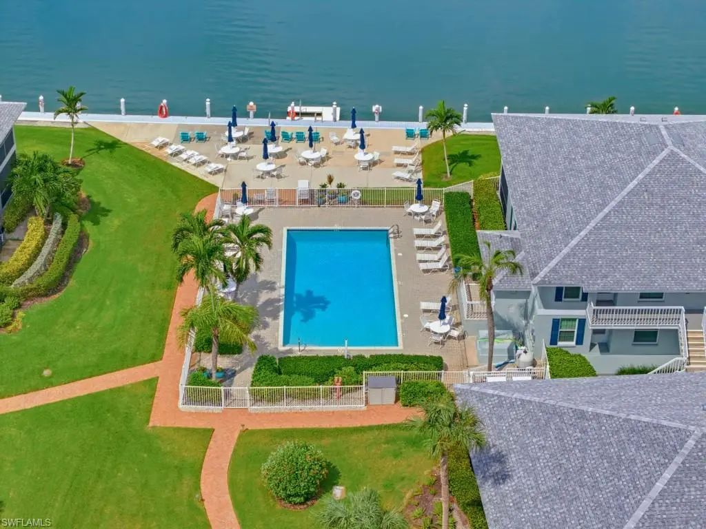 671 W Elkcam Cir 513, Marco Island