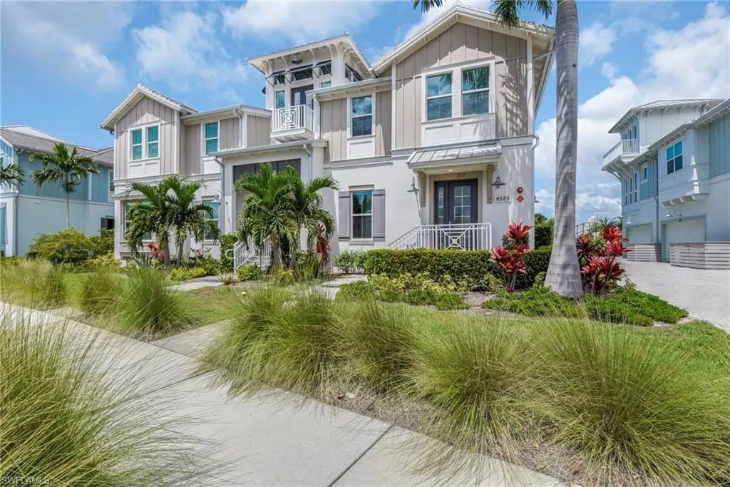 6585 Dominica Dr 201, Naples