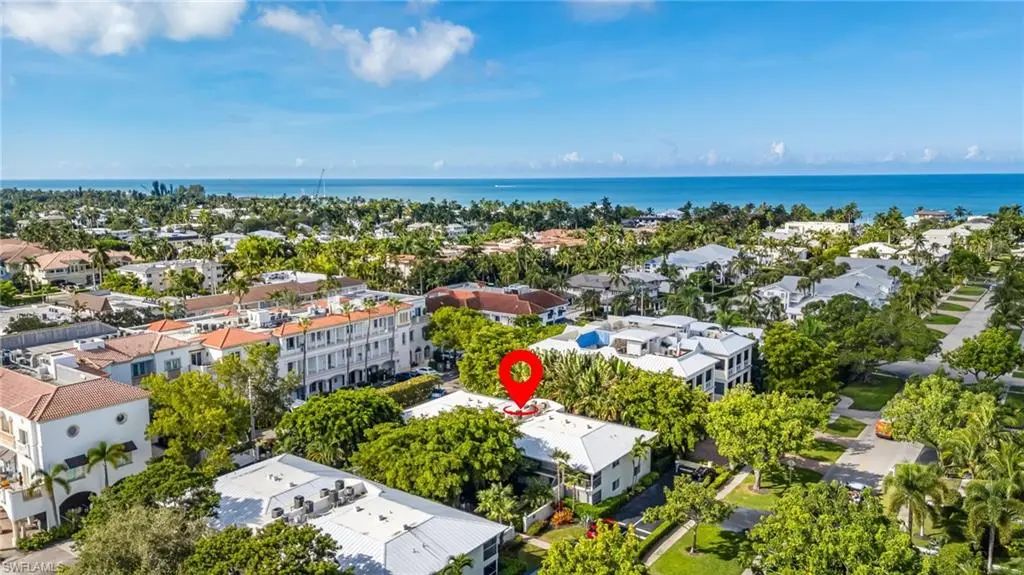 362 4th Ave S 362, Naples