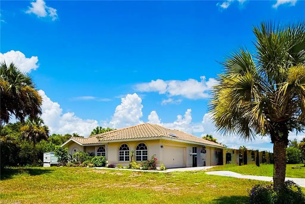 333 37th Ave Nw, Naples