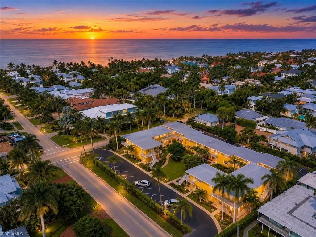 223 8th Ave S 223b, Naples