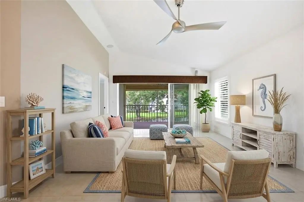 9856 Luna Cir 204, Naples
