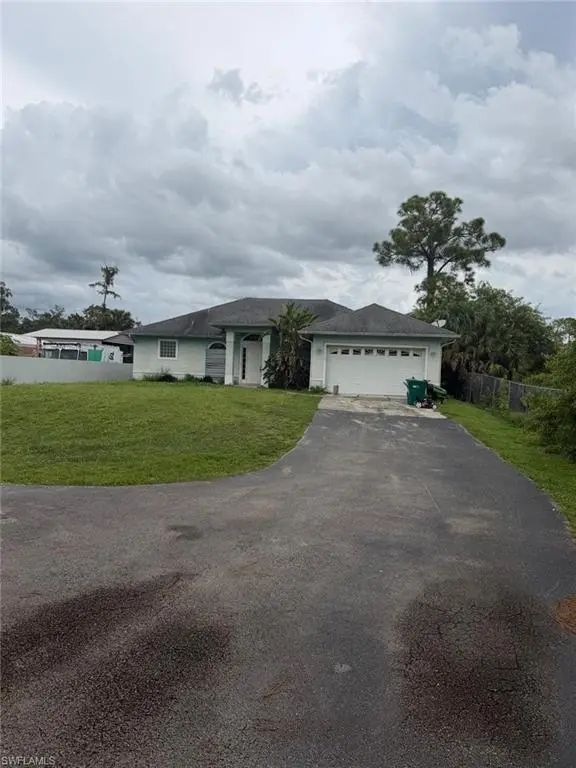 3241 10th Ave Ne, Naples