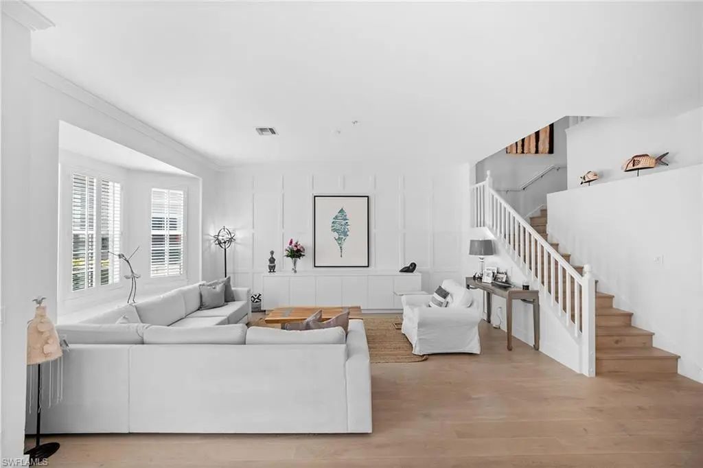 443 8th Ave S 104, Naples