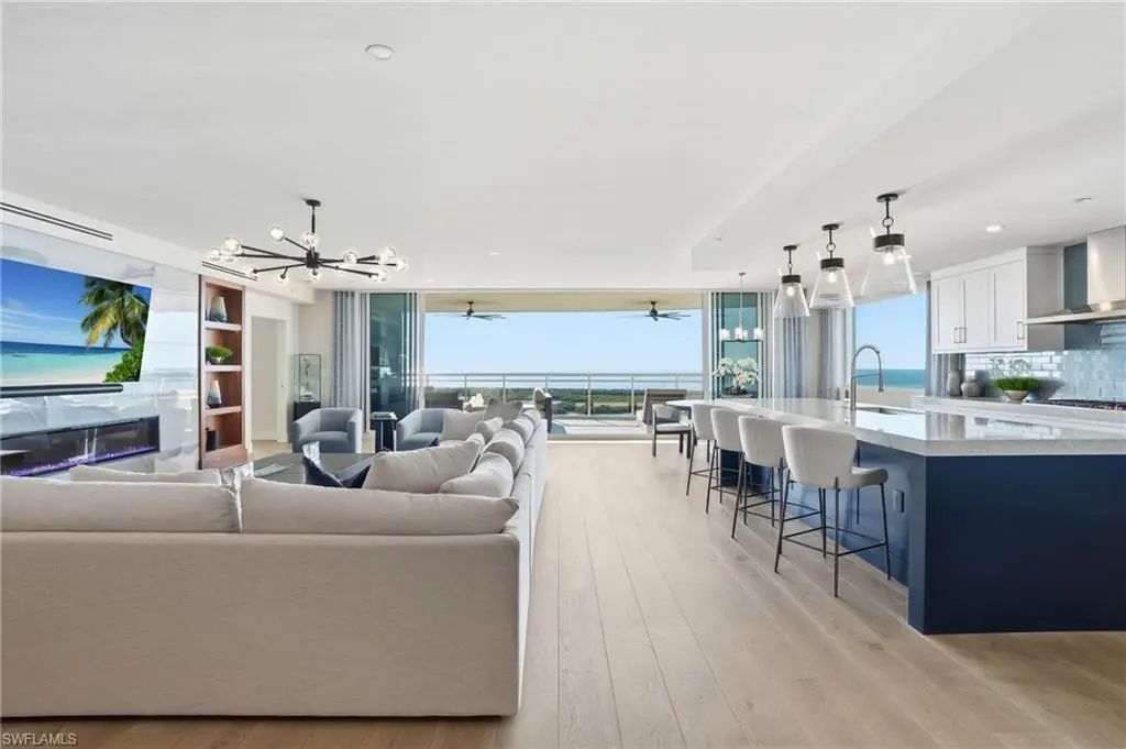 13945 Old Coast Rd 1906, Naples