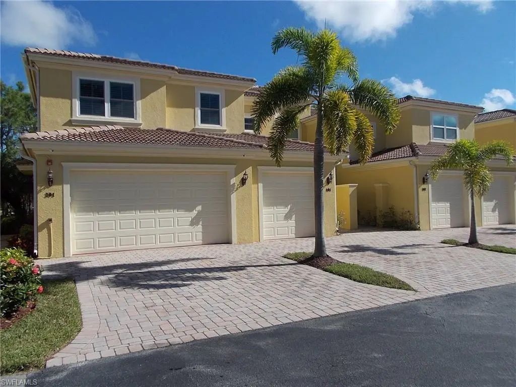 1445 Mariposa Cir 201, Naples