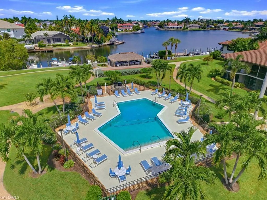 525 Seaview Ct M4, Marco Island