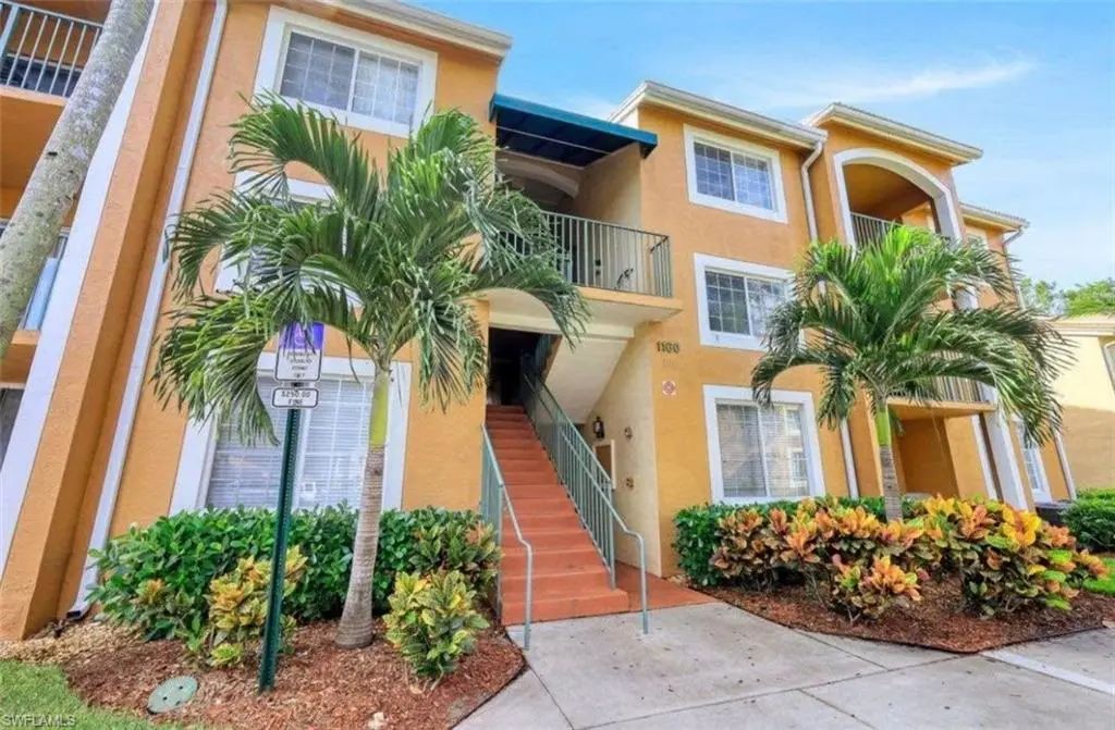 1160 Wildwood Lakes Blvd 205, Naples