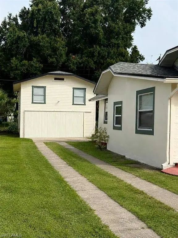 3516 E Riverside Dr, Fort Myers