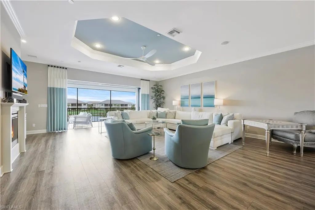 9672 Montelanico Loop 203, Naples
