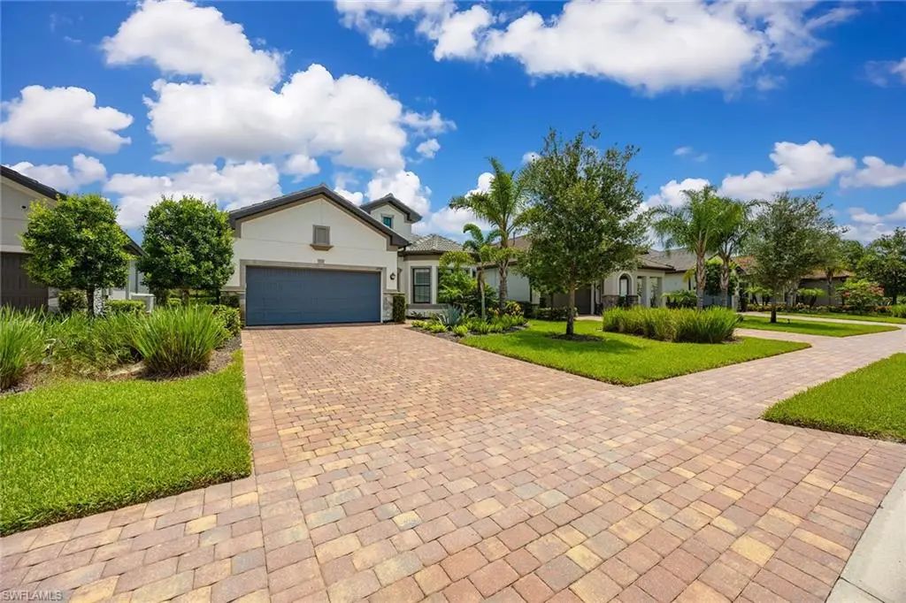 2738 Aviamar Cir, Naples