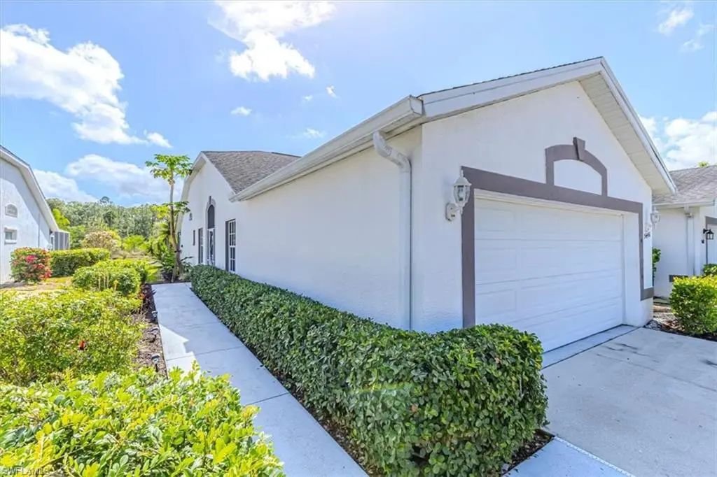 5446 Whitten Dr 19, Naples
