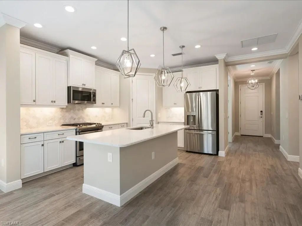 2306 Marquesa Cir, Naples