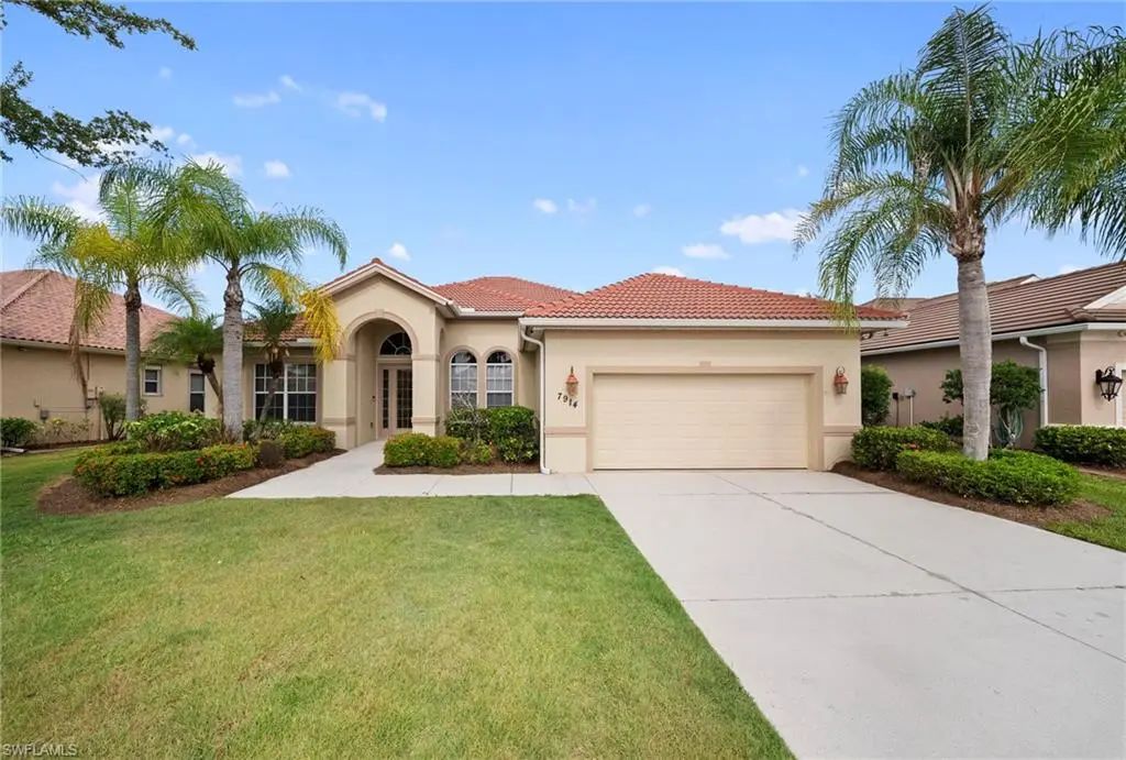 7914 Founders Cir, Naples
