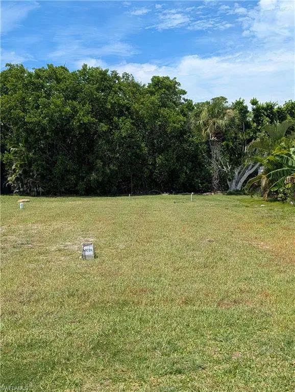 777 Walkerbilt Rd, Naples